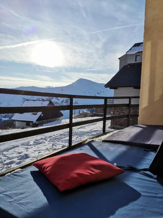 White Shino Hostel Gudauri Εξωτερικό φωτογραφία